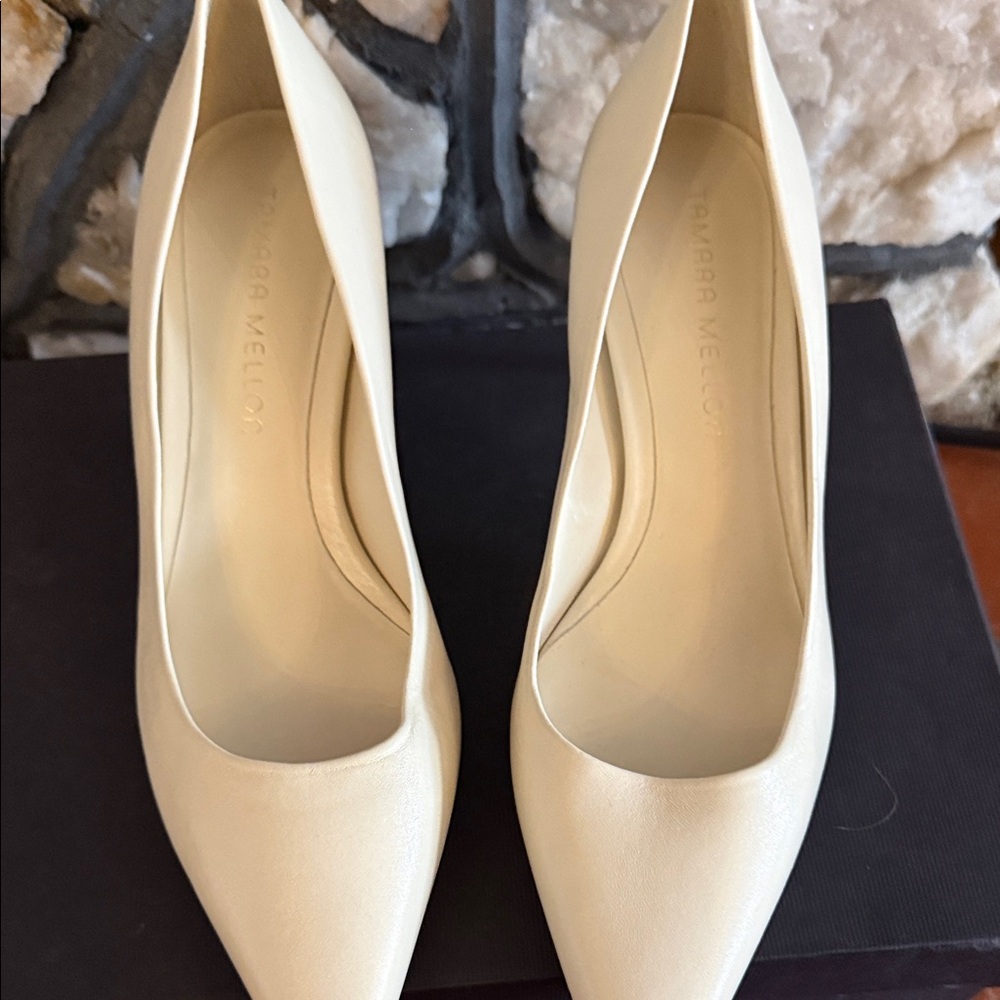 Tamara Mellon Cream Pointed Toe Heels - Picture 2 of 5